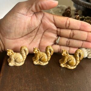 3/$10 Wade Pottery England Squirrel Red Rose Tea Fi…